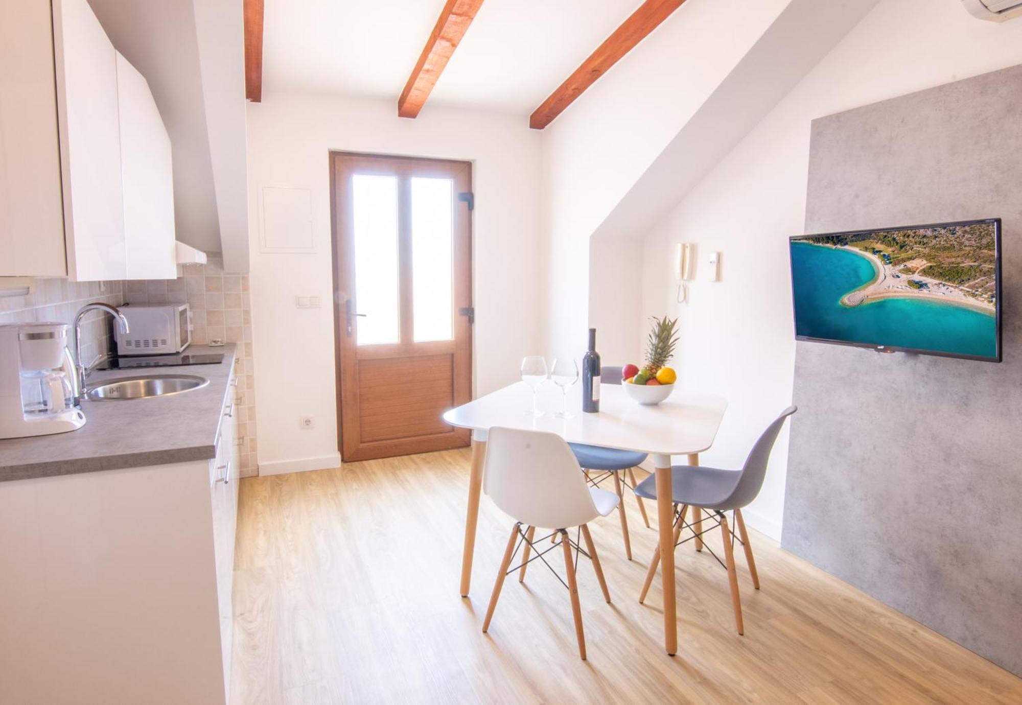 Bed & Breakfast Portun In The Center บาชกาโวดา ภายนอก รูปภาพ